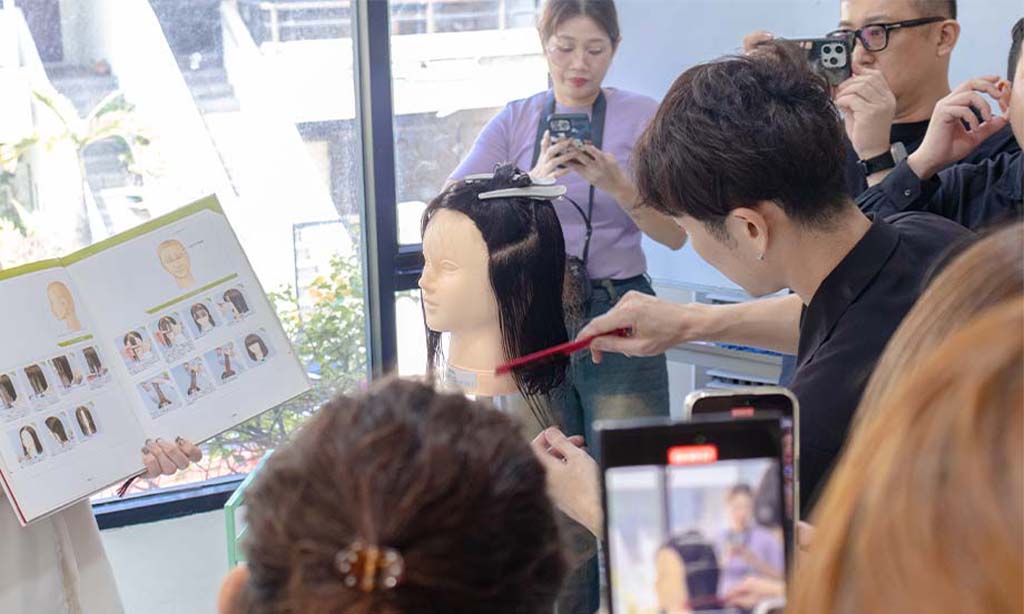 สัมมนา ONE LENGTH & GRADUATION BOB & ROUND BOB SHORT โดย CYAN HAIR GLAM x FLORA CK