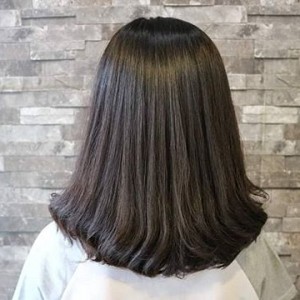 中長髮要燙倦有兩個選擇哦 圖一: 梨花燙 ( 髮量超多的可以選這款 ) 圖二: 大S微捲 ( 適合頭髮少或普通髮量 )