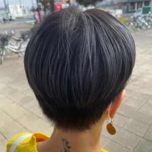 カラーは根本とブリーチ毛2液で調整してなじませて 前髪だけブリーチ毛残して前髪インナーカラーしました！