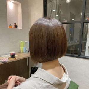 コロンっとまとまる前下がりボブ